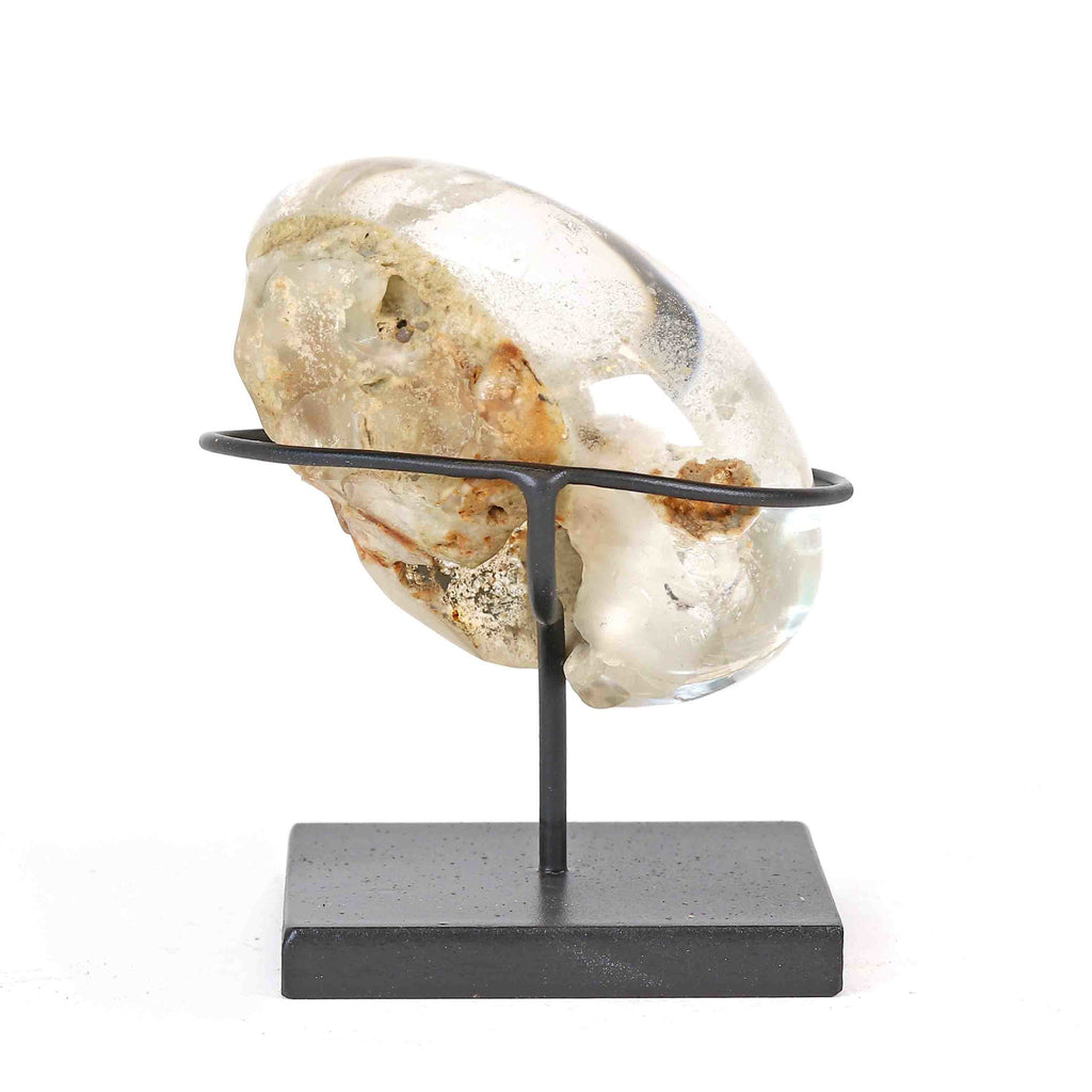 Bergkristall mit Einschlüssen (Chlorit) auf Display