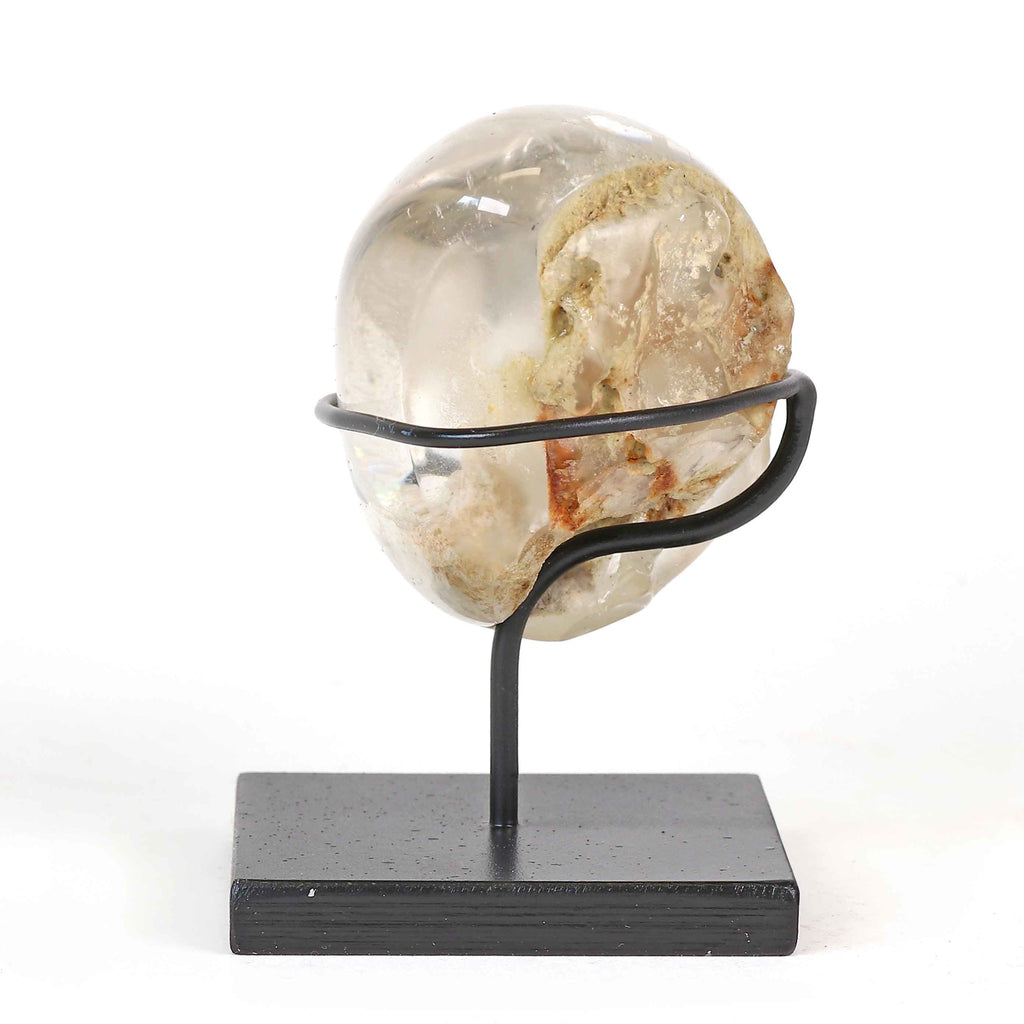 Bergkristall mit Einschlüssen (Chlorit) auf Display