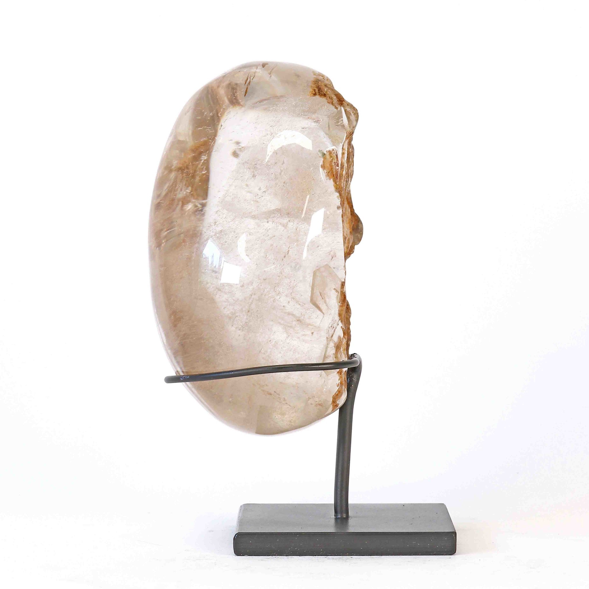 Bergkristall mit Einschlüssen (Chlorit) auf Display